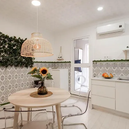 Lovely With Sunny Patio Near The * Valencia
